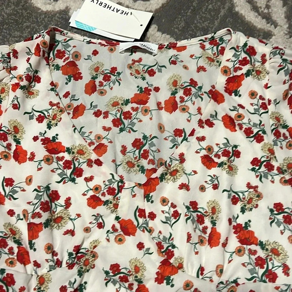 Heatherly blouse. Crop top. Long sleeve. Sheer. Super soft. Dressy or casual. - Picture 2 of 5